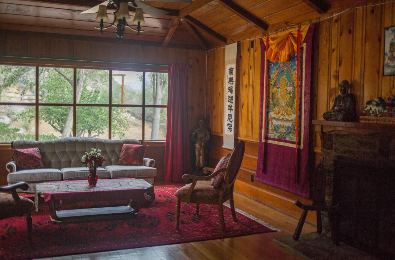 Quiet Mind Lodge, Spa & Retreat Sequoias Kernville Exterior photo